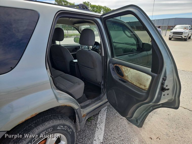 image for item FN5639 2005 Ford Escape XLT SUV