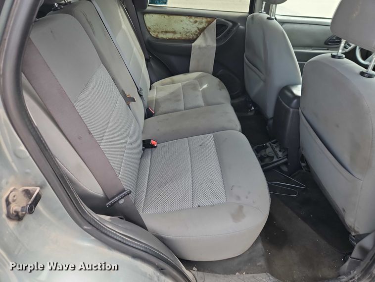image for item FN5639 2005 Ford Escape XLT SUV
