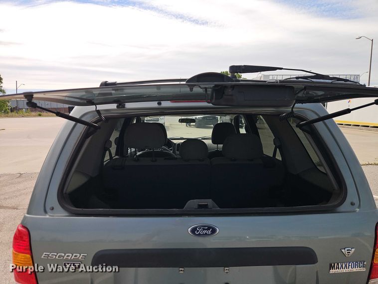 image for item FN5639 2005 Ford Escape XLT SUV