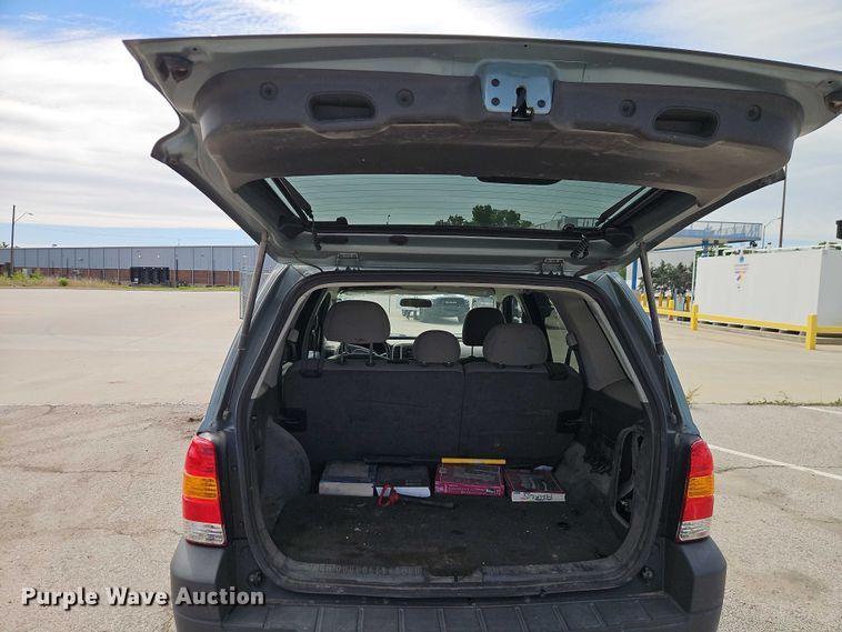image for item FN5639 2005 Ford Escape XLT SUV