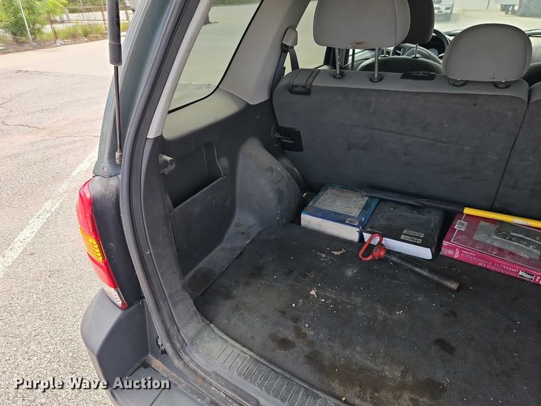 image for item FN5639 2005 Ford Escape XLT SUV