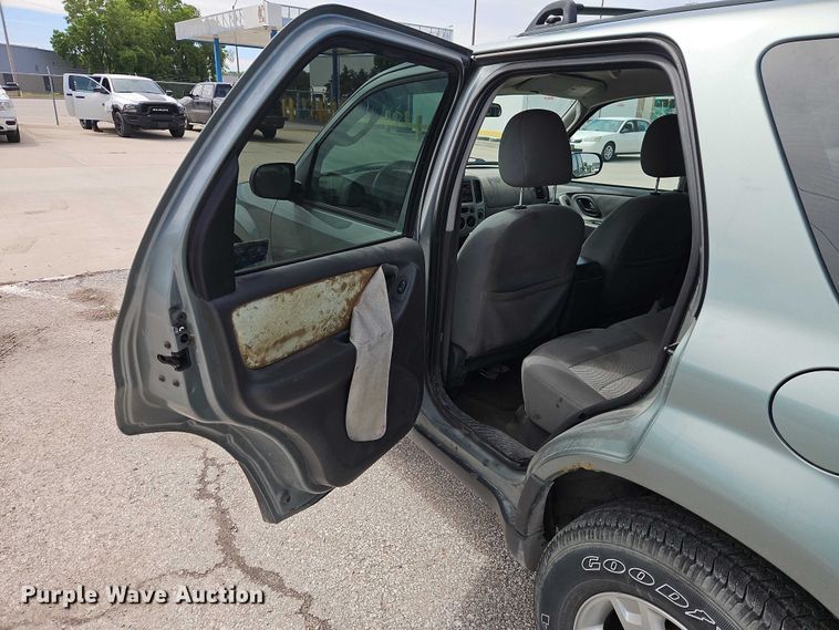 image for item FN5639 2005 Ford Escape XLT SUV