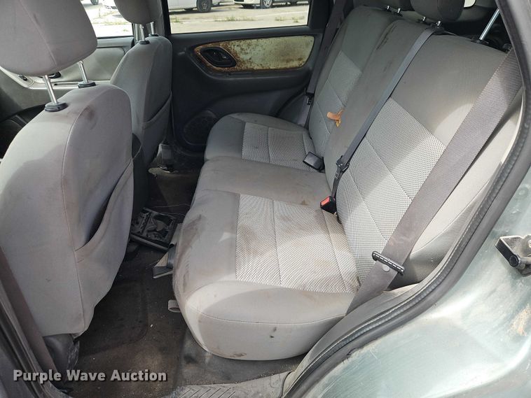 image for item FN5639 2005 Ford Escape XLT SUV
