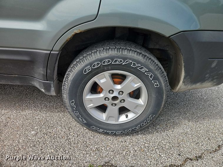 image for item FN5639 2005 Ford Escape XLT SUV
