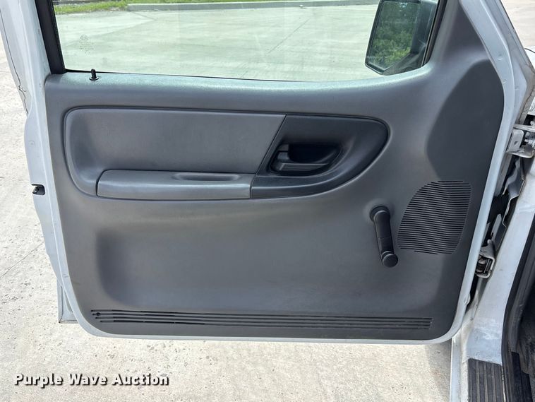 image for item FN5642 2006 Ford Ranger Ext. Cab pickup truck