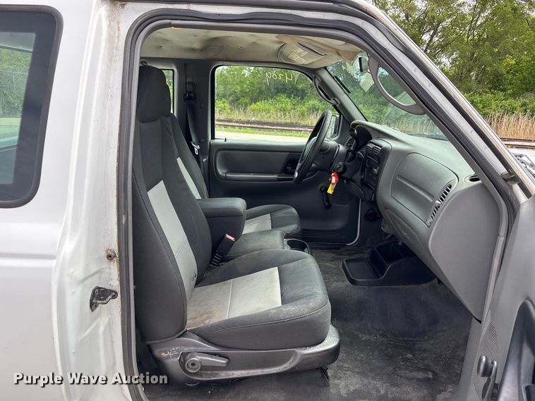 image for item FN5642 2006 Ford Ranger Ext. Cab pickup truck