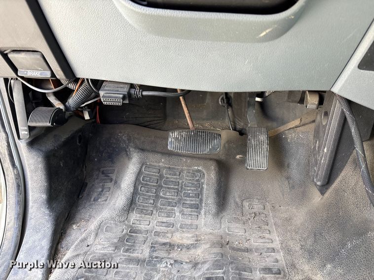 image for item FN5648 2012 Ford F350 Ext. Cab pickup truck