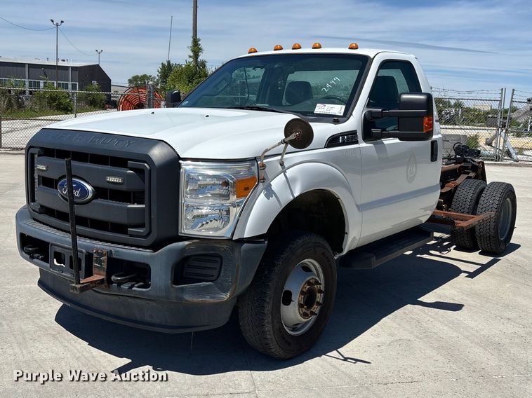 2016 Ford F350 pickup truck cab and chassis