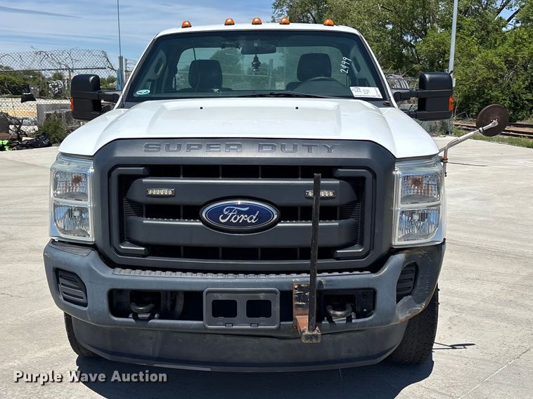 image for item FN5649 2016 Ford F350 pickup truck cab and chassis