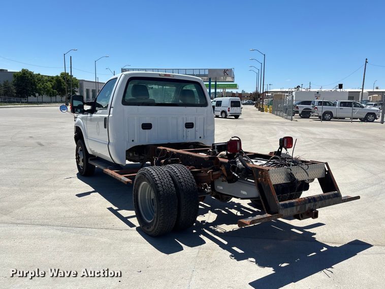 image for item FN5649 2016 Ford F350 pickup truck cab and chassis