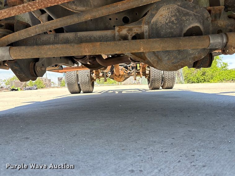 image for item FN5649 2016 Ford F350 pickup truck cab and chassis