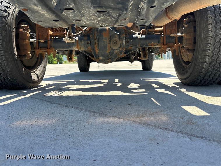 image for item FN5649 2016 Ford F350 pickup truck cab and chassis
