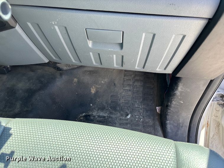 image for item FN5649 2016 Ford F350 pickup truck cab and chassis