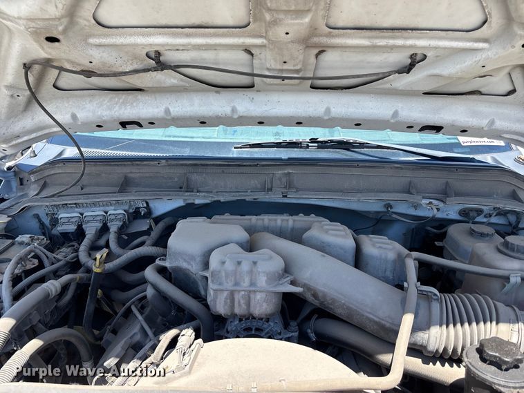 image for item FN5649 2016 Ford F350 pickup truck cab and chassis