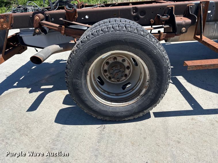 image for item FN5649 2016 Ford F350 pickup truck cab and chassis