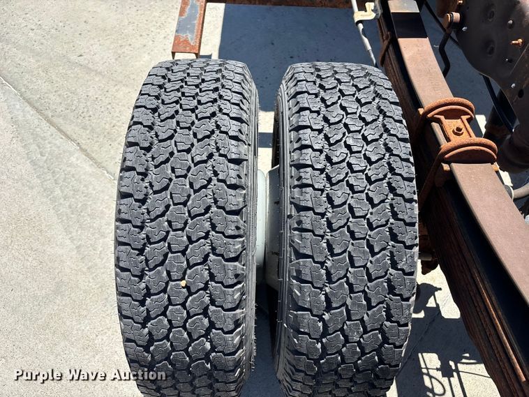 image for item FN5649 2016 Ford F350 pickup truck cab and chassis