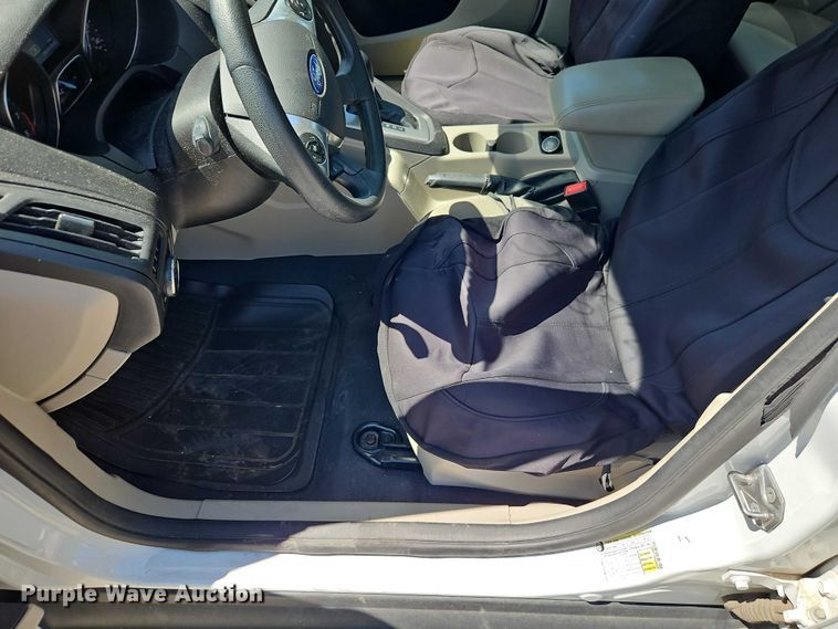 image for item FN5652 2014 Ford Focus SE Passenger vehicle
