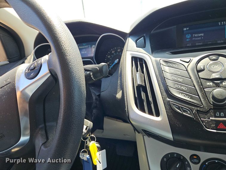 image for item FN5652 2014 Ford Focus SE Passenger vehicle