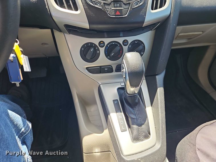 image for item FN5652 2014 Ford Focus SE Passenger vehicle