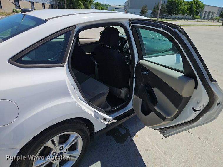 image for item FN5652 2014 Ford Focus SE Passenger vehicle