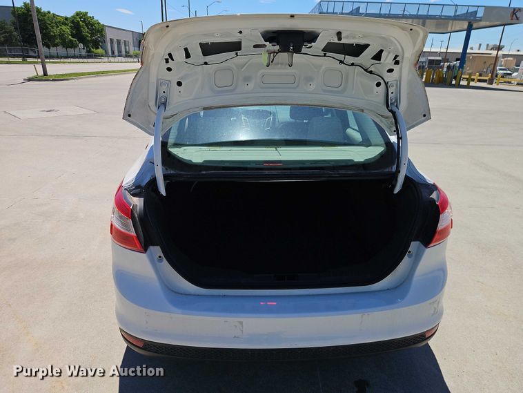image for item FN5652 2014 Ford Focus SE Passenger vehicle