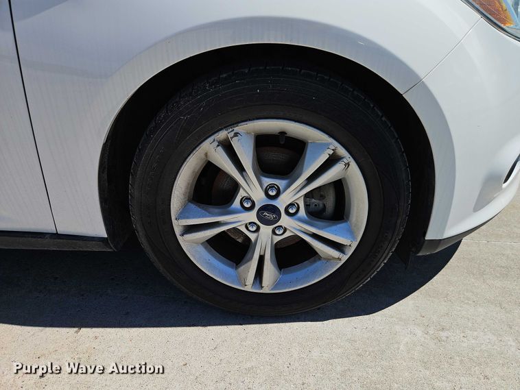 image for item FN5652 2014 Ford Focus SE Passenger vehicle