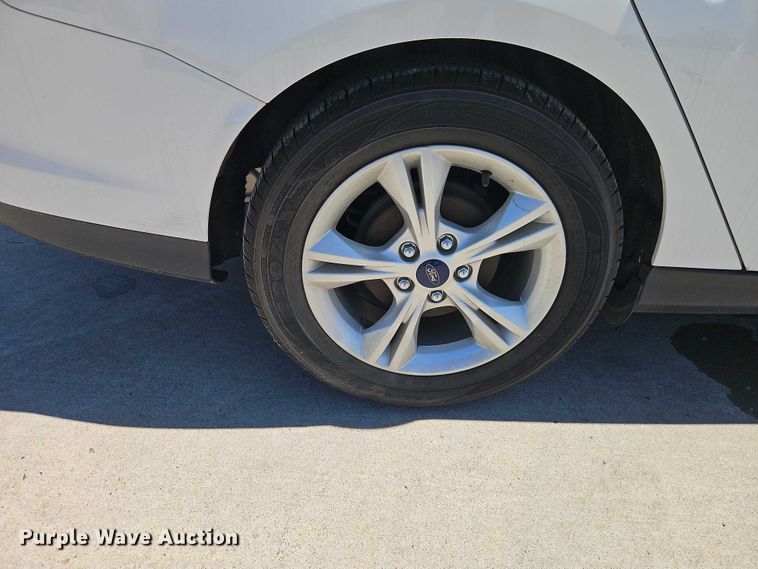 image for item FN5652 2014 Ford Focus SE Passenger vehicle