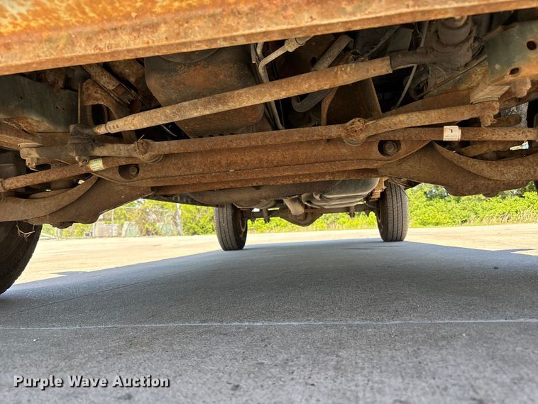 image for item FN5653 2001 Dodge Ram Van 3500 car carrier
