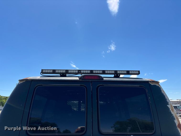 image for item FN5653 2001 Dodge Ram Van 3500 car carrier