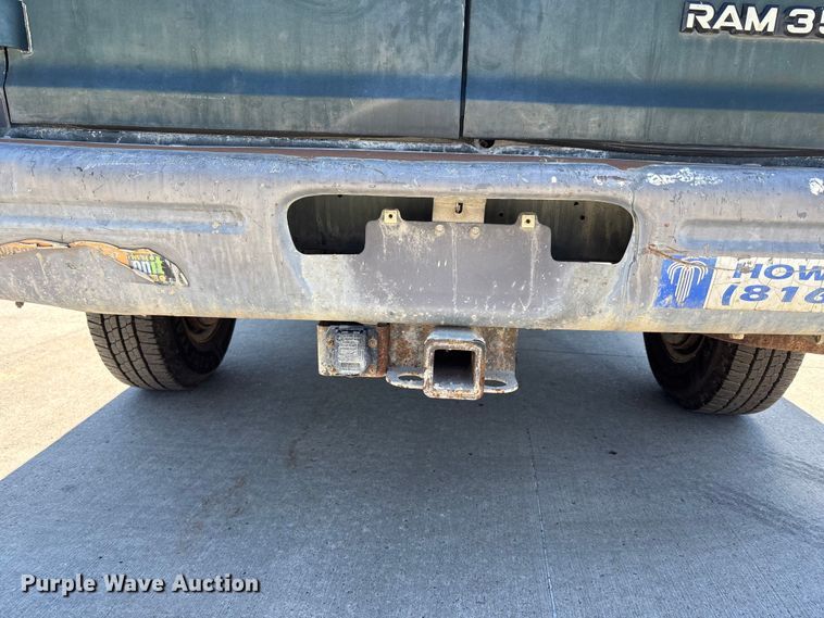 image for item FN5653 2001 Dodge Ram Van 3500 car carrier