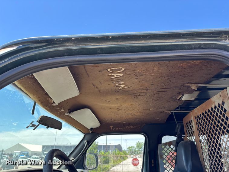 image for item FN5653 2001 Dodge Ram Van 3500 car carrier