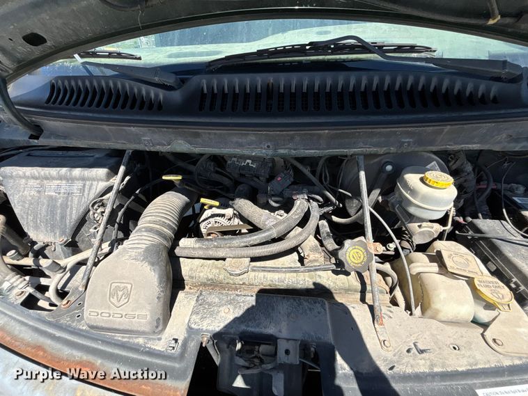 image for item FN5653 2001 Dodge Ram Van 3500 car carrier