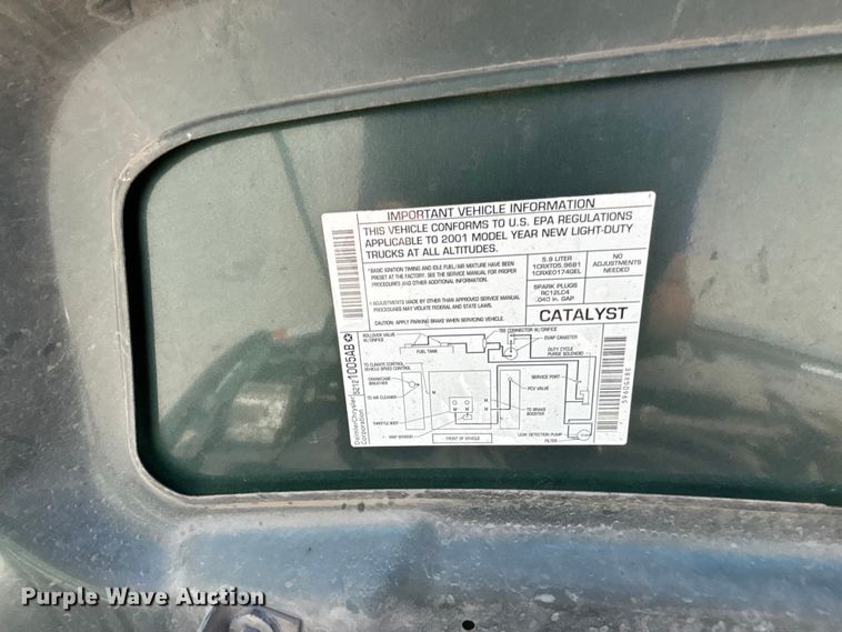 image for item FN5653 2001 Dodge Ram Van 3500 car carrier