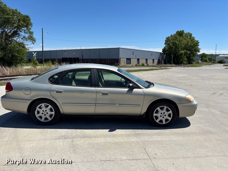 image for item FN5654 2007 Ford Taurus SE 