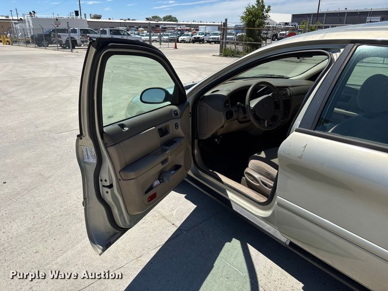 image for item FN5654 2007 Ford Taurus SE 
