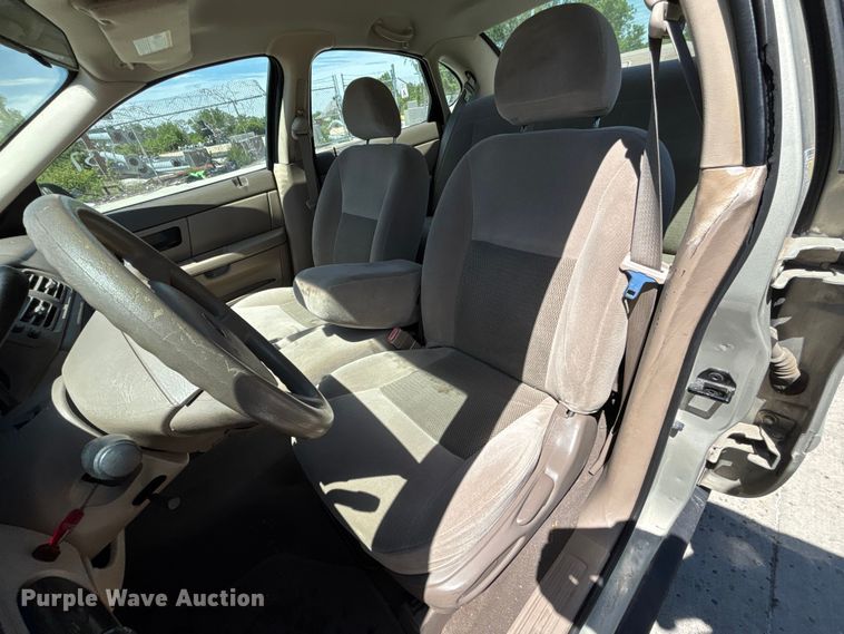 image for item FN5654 2007 Ford Taurus SE 