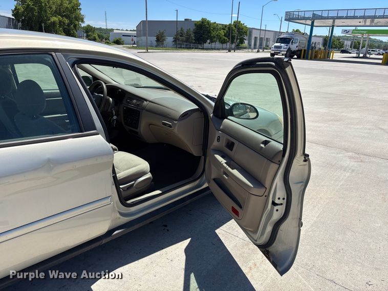image for item FN5654 2007 Ford Taurus SE 