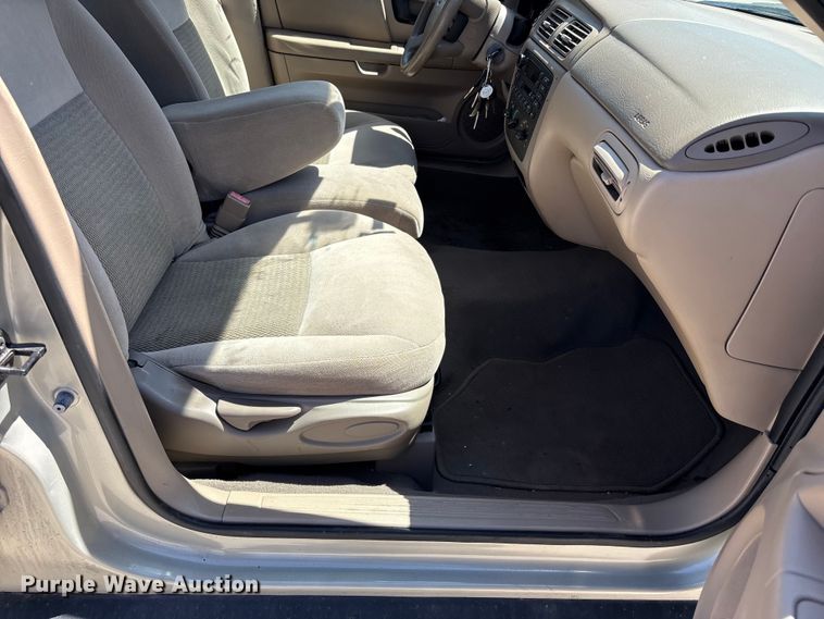 image for item FN5654 2007 Ford Taurus SE 