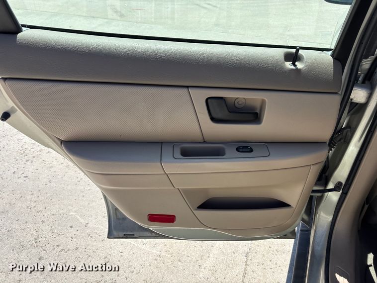 image for item FN5654 2007 Ford Taurus SE 