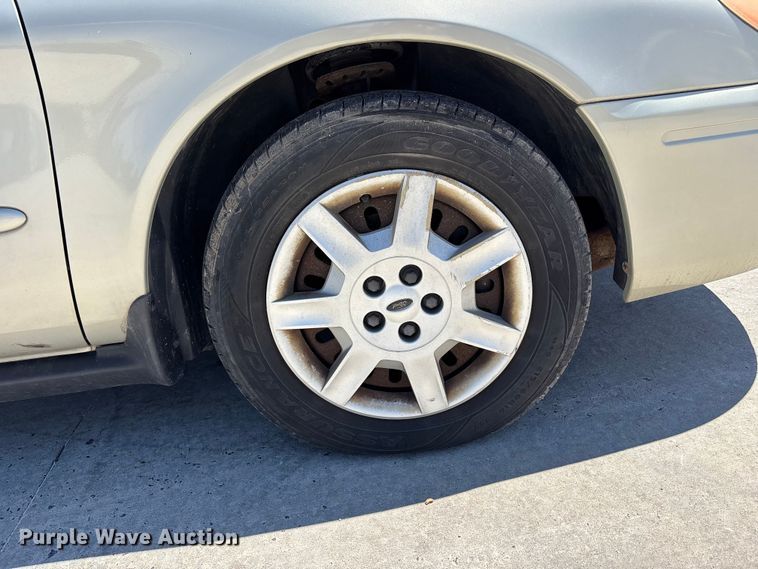 image for item FN5654 2007 Ford Taurus SE 