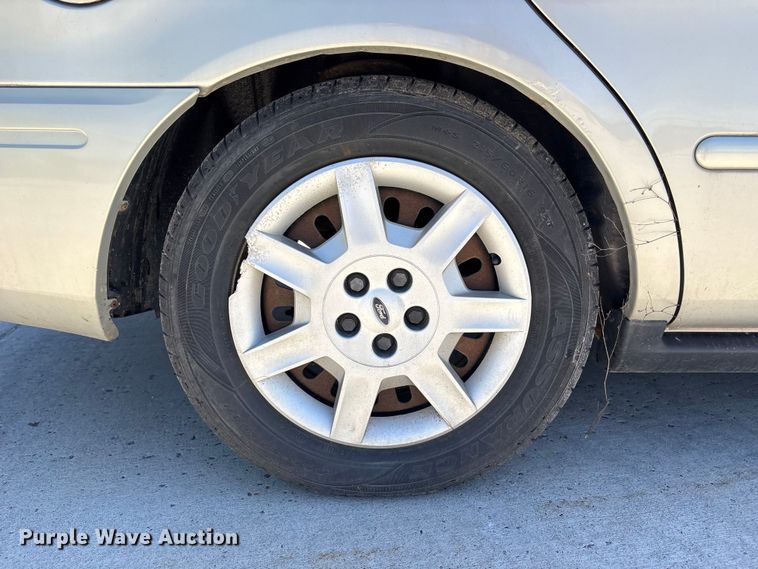image for item FN5654 2007 Ford Taurus SE 