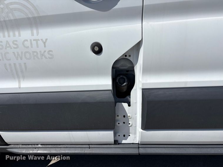 image for item FN5655 2016 Ford Transit 350 van