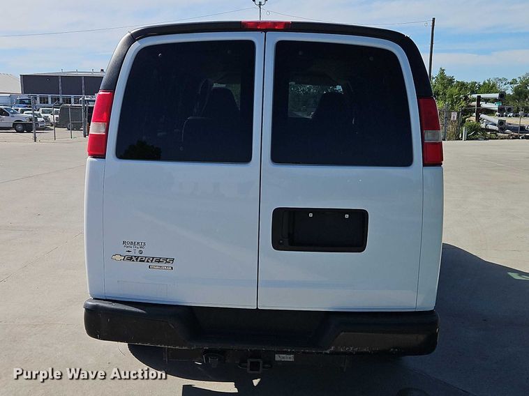 image for item FN5658 2008 Chevrolet Express 2500 van