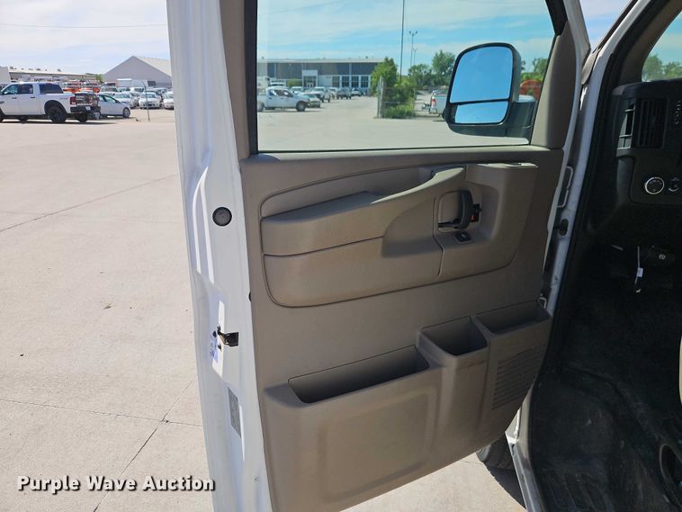 image for item FN5658 2008 Chevrolet Express 2500 van