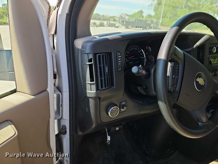 image for item FN5658 2008 Chevrolet Express 2500 van