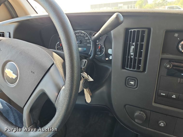 image for item FN5658 2008 Chevrolet Express 2500 van