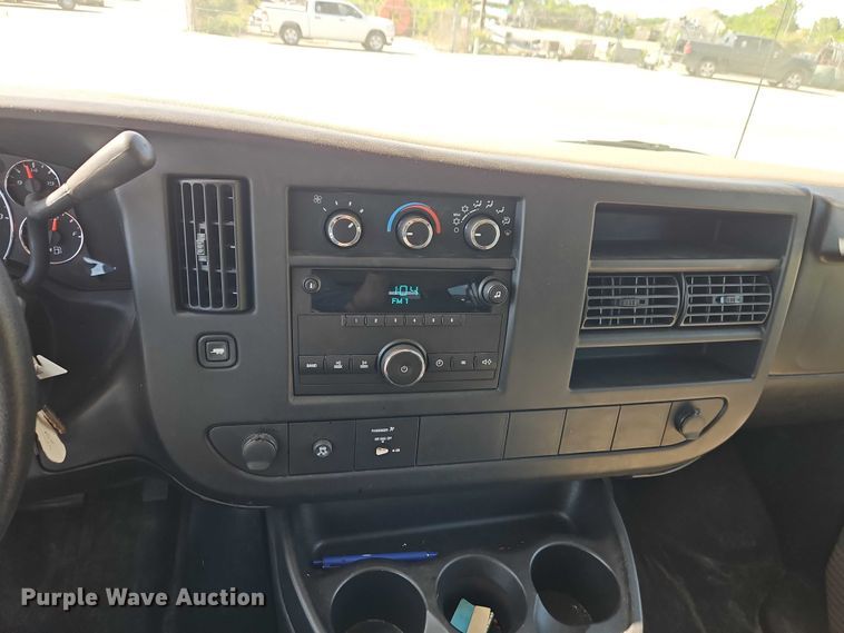 image for item FN5658 2008 Chevrolet Express 2500 van