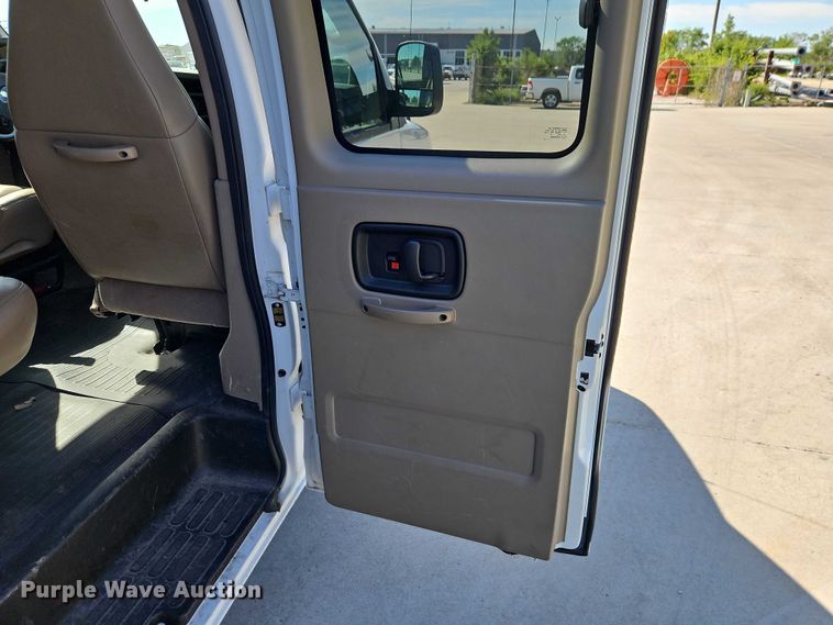 image for item FN5658 2008 Chevrolet Express 2500 van