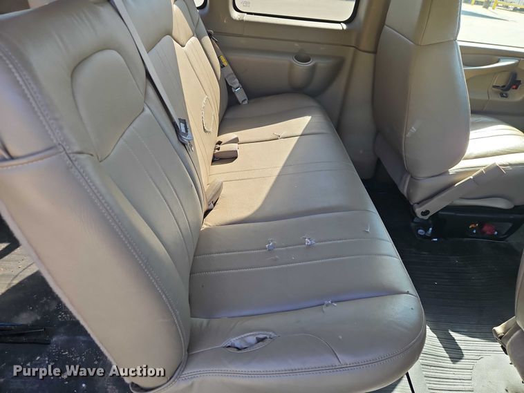 image for item FN5658 2008 Chevrolet Express 2500 van