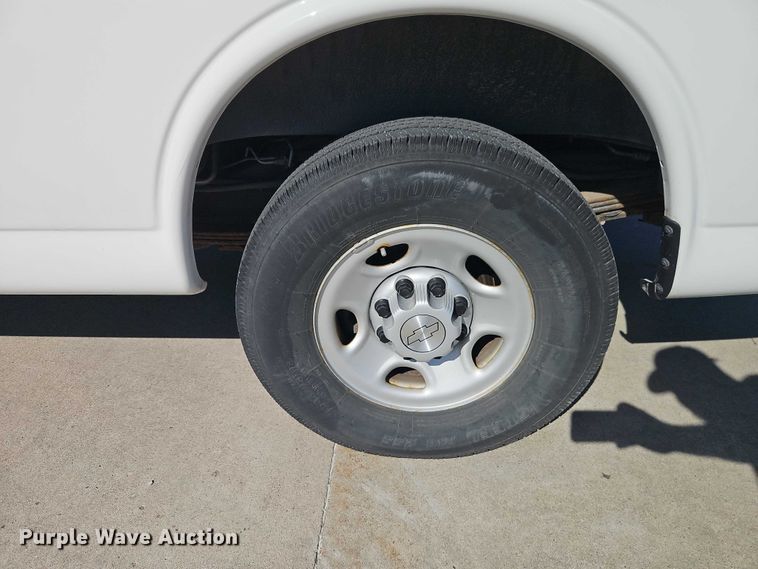 image for item FN5658 2008 Chevrolet Express 2500 van